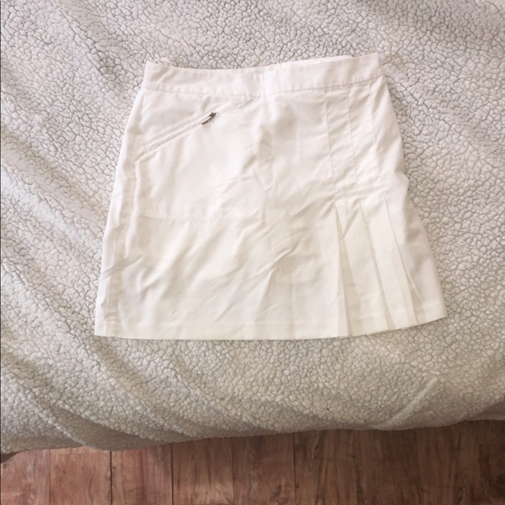 White classic tennis skirt
